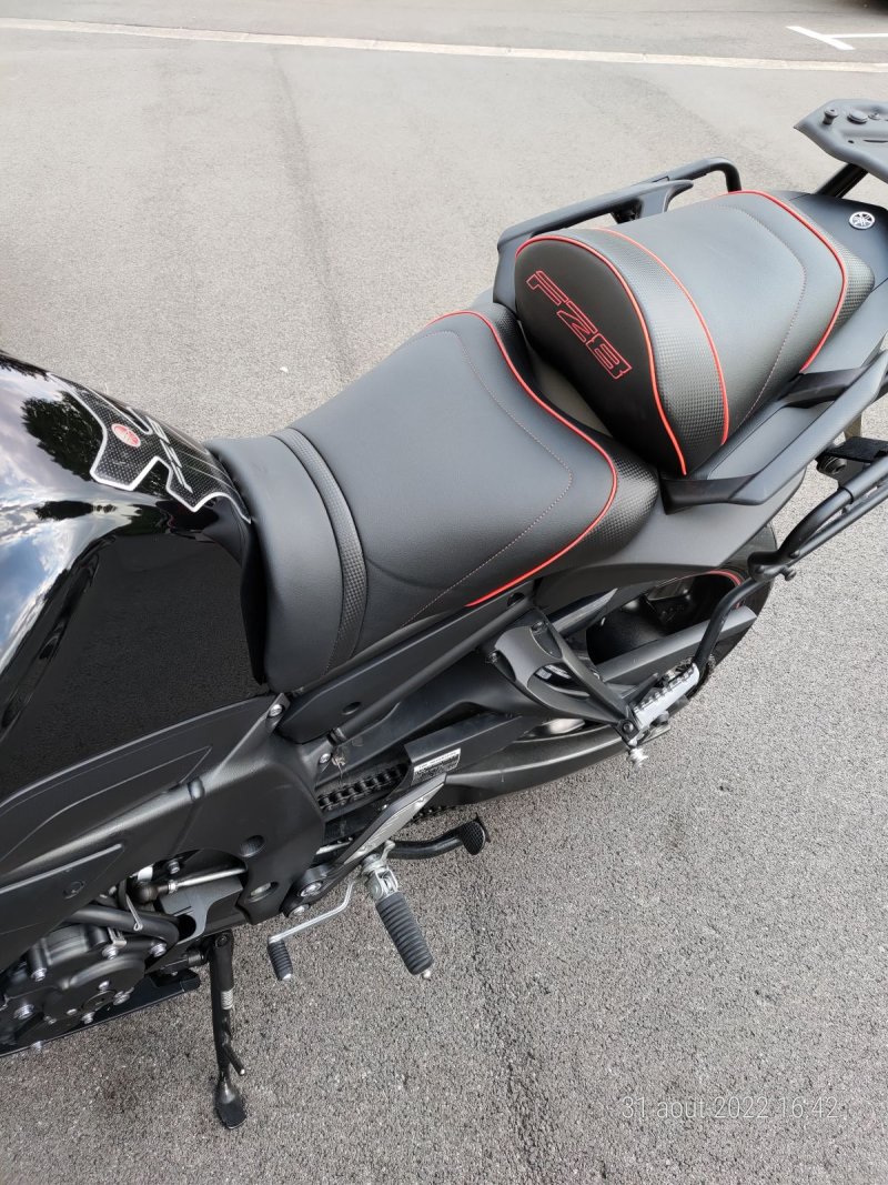 YAMAHA FZ8