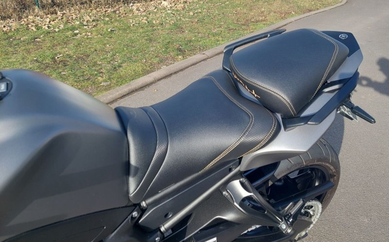 YAMAHA FZ8