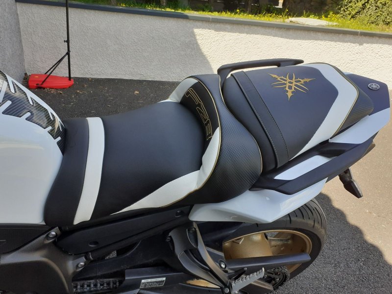 YAMAHA FZ8