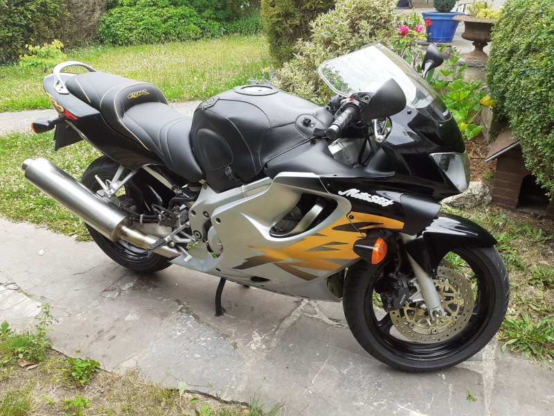 HONDA CBR 600 F