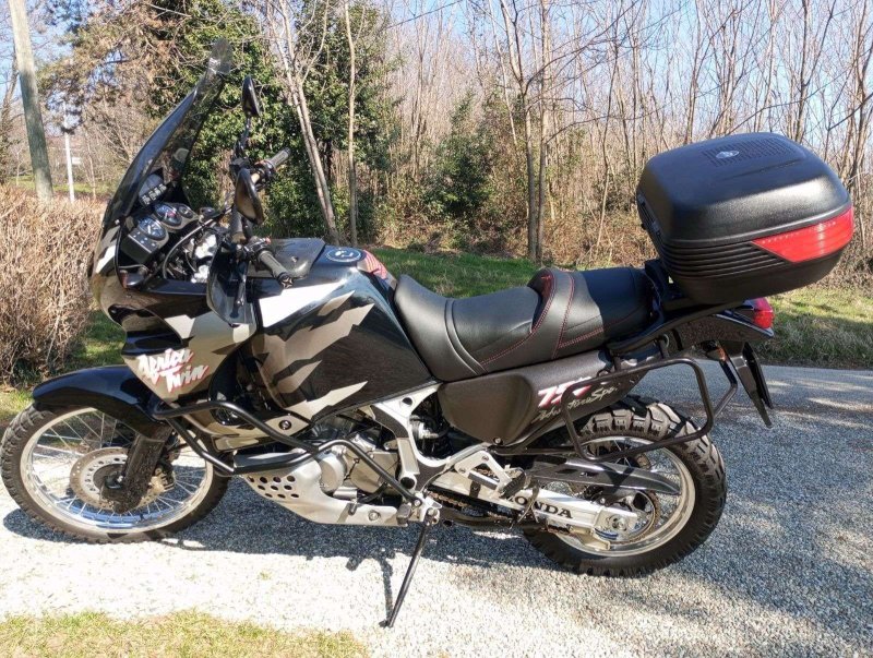 HONDA AFRICA TWIN XRV 750