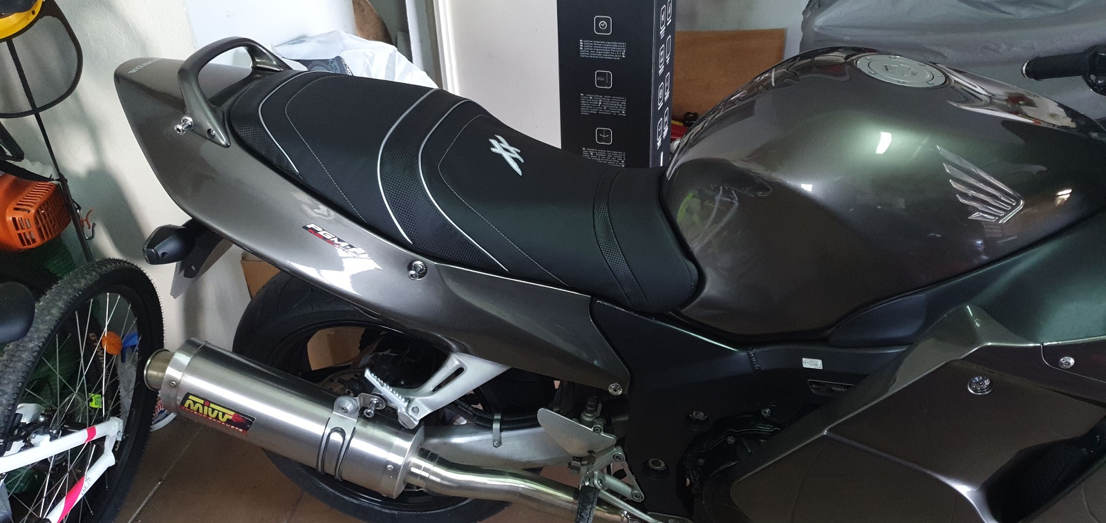 Designer style seat cover2